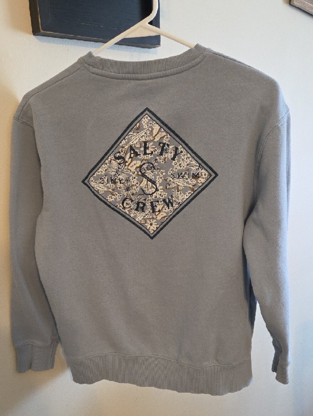 Salty Crew Light Gray Crewneck Sweatshirt with Diamond Chest Patch - Picture 5 of 5